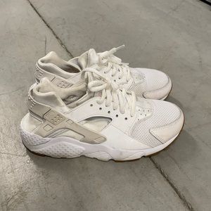 Nike hurache sneakers